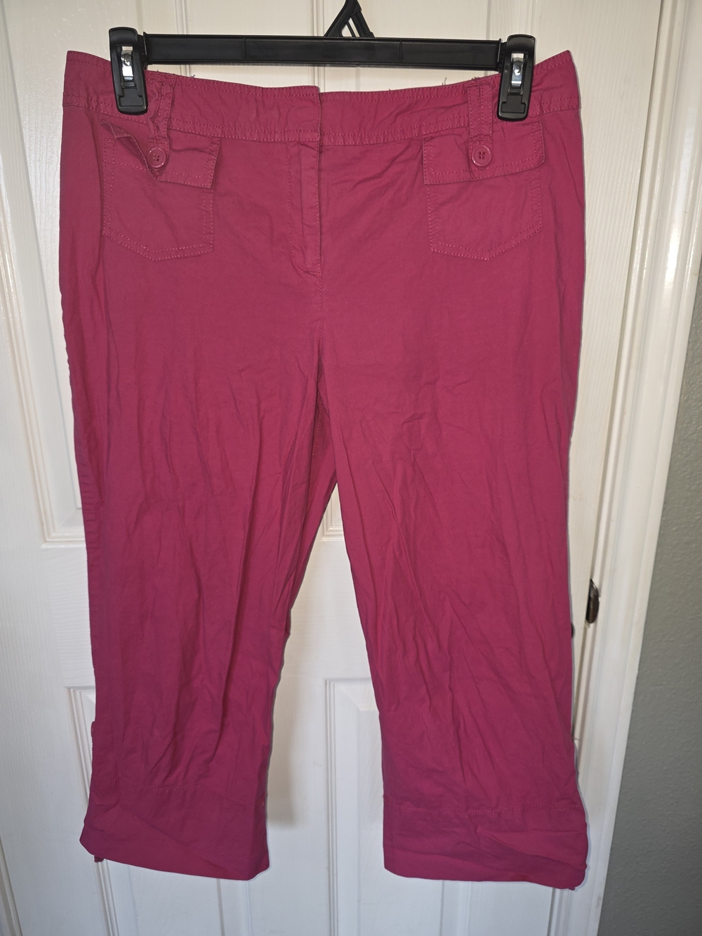 liz & co. Bright Fuchsia Capri Pants